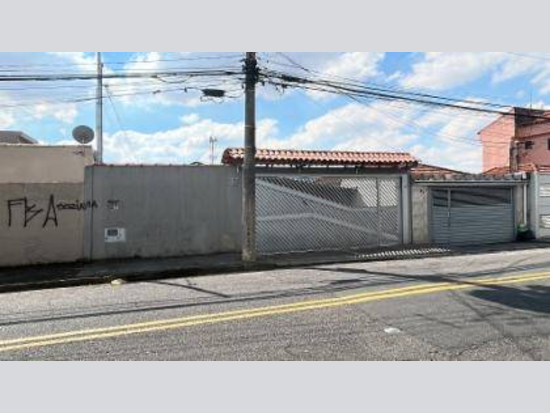 Casa com 3 quartos, 185,86 m² construídos, ocupada