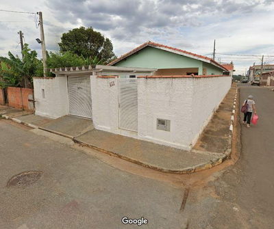 Casa de 300m² com 2 quartos e edícula em Campina do Monte Alegre