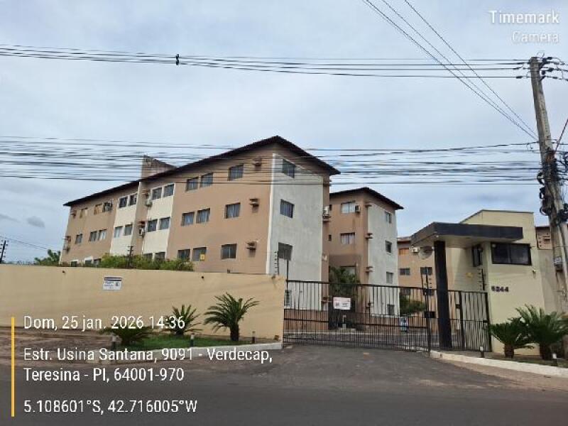 Apartamento com 2 quartos, 1 banheiro e vaga de garagem