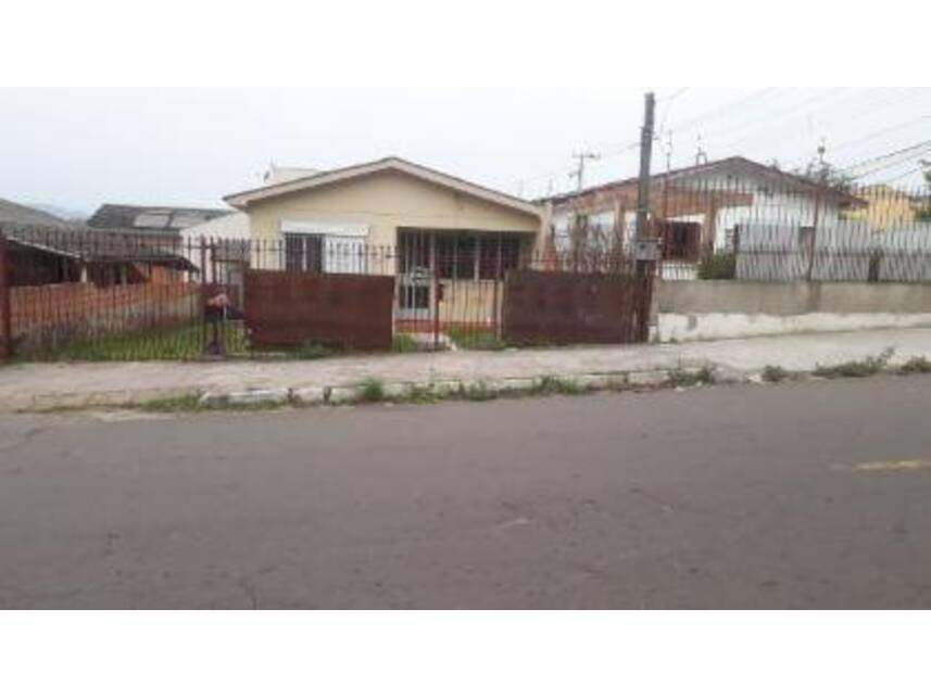 Casa Ocupada com 1 Vaga e 173 m² em Santa Maria/RS