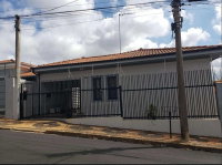 Casa com 3 Quartos em Santa Rita do Passa Quatro - SP