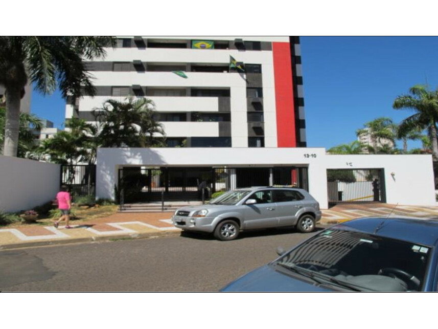 Apartamento com 3 vagas de garagem e depósito em Bauru