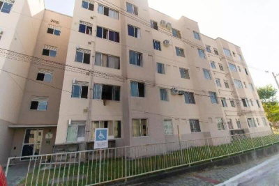 Apartamento com 2 Quartos e Vaga em São Gonçalo