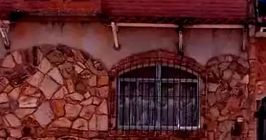 Casa em Leilão com 4 Quartos e 2 Banheiros