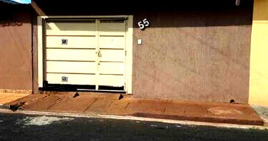 Casa residencial com 3 quartos, 1 banheiro, 1 vaga, 69,9m² construída, ocupada