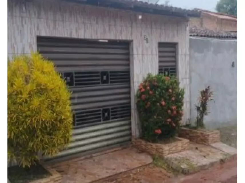 Casa em leilão com 219m² construída e 566m² de terreno