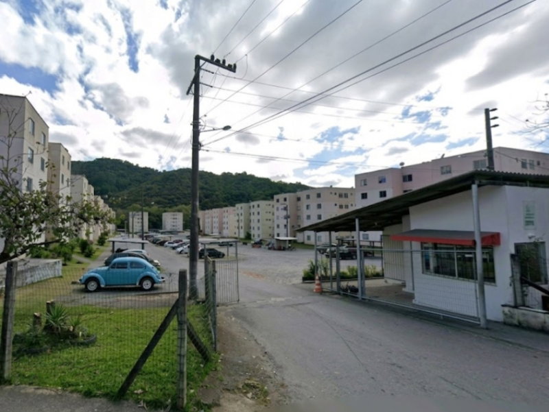 Apartamento com 2 Quartos e Vaga em Blumenau/SC