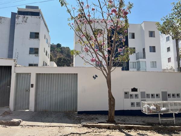 Apartamento com 2 Quartos e 1 Vaga em Santa Luzia