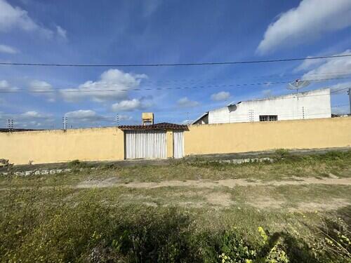 Casa com 4 quartos, 1 banheiro e 3 vagas em Tacaimbó - PE