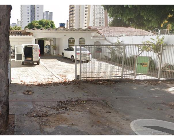 Casa com 2 quartos, 1 suíte, 4 vagas, 259,85m² construídos, ocupada