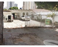 Casa com 2 quartos, 1 suíte, 4 vagas, 259,85m² construídos, ocupada