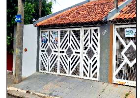 Casa com 2 quartos e 1 banheiro em Marília - Oportunidade!