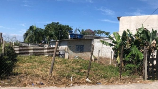 Terreno padrão com 1500 m² de área total