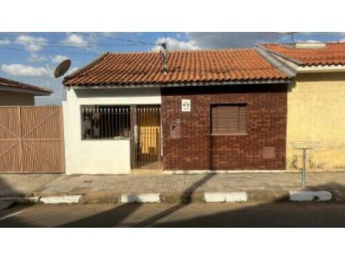 Casa Ocupada com 70m² de Área Construída em Guaxupé/MG