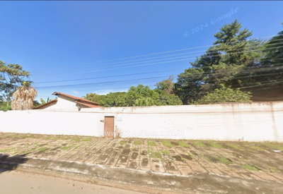 Casa ocupada com 2 quartos e 61,40 m² construídos