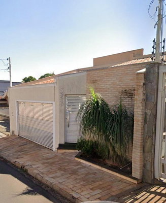 Casa espaçosa com 2 dormitórios e suíte, 281m²