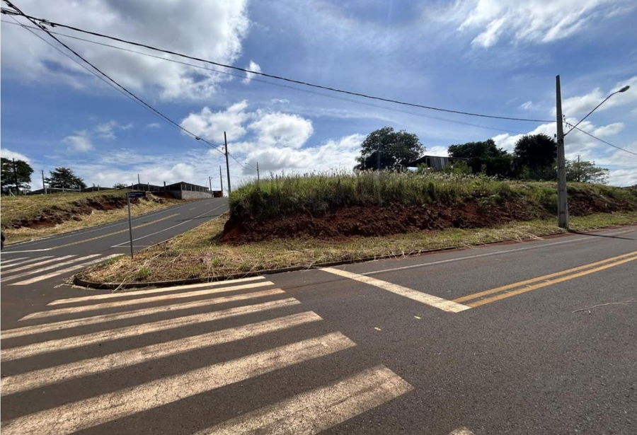 Terreno Urbano de Esquina em Área Valorizada