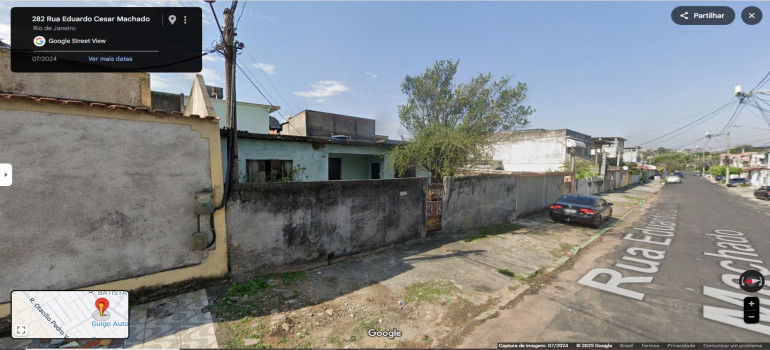 Casa com 2 quartos, 2 banheiros, garagem e área construída de 230m²