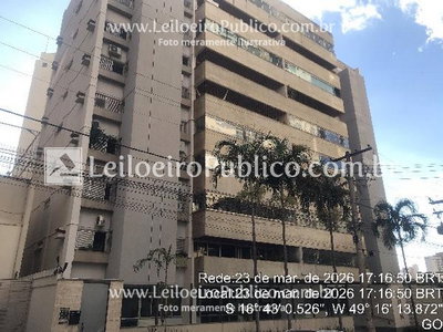 Apartamento 332m² com 4 Quartos e 3 Banheiros