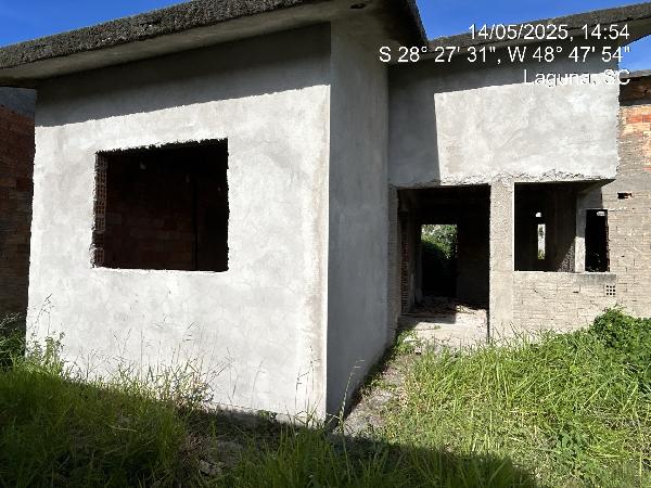 Terreno amplo de 330m² com ótima localização e matrícula regularizada