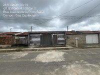 Casa com 2 quartos, varanda e 45 m² de área construída