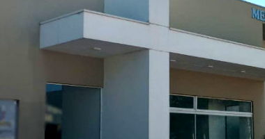 Prédio Comercial em Terreno de 900m²
