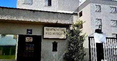 Apartamento com 2 Quartos e Vaga em Condomínio