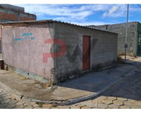 Imóvel 50m² em Santa Cruz de Salinas com edificação simples