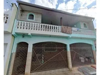 Casa em leilão com 4 quartos e 3 banheiros