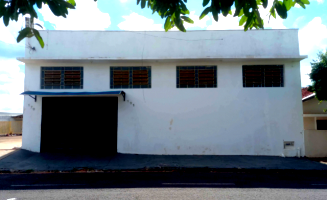 Barracão Comercial em Dracena/SP com 637m² de Construção