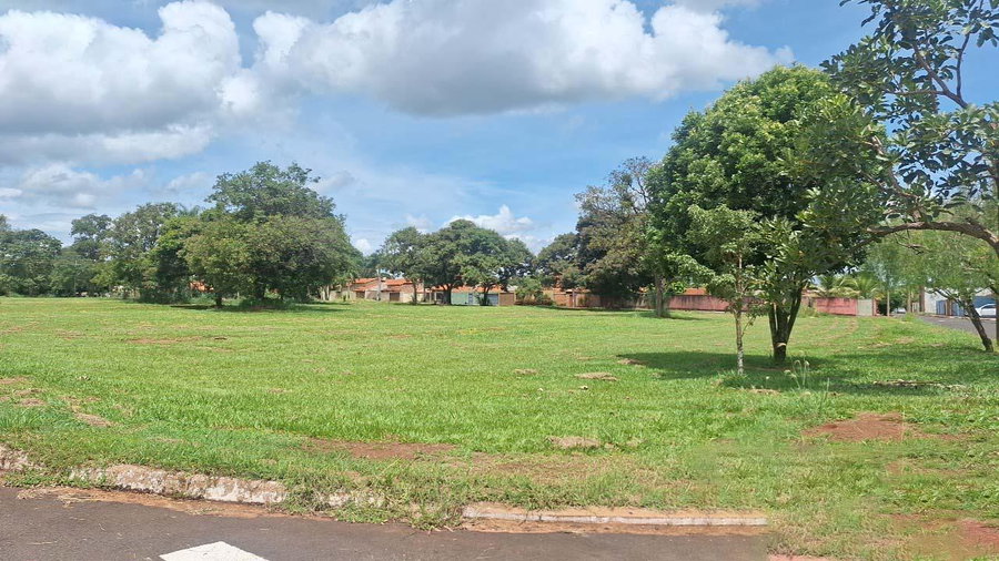 Terreno 1254,49m² em Planura/MG - Ideal para Lazer ou Investimento