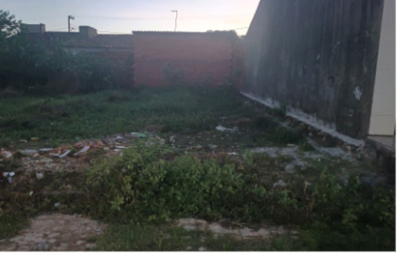 Terreno em Loteamento Villa Verde com 130 m²