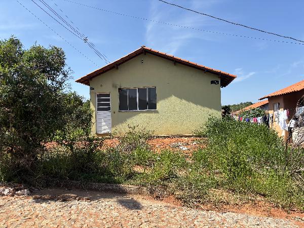 Casa com 2 quartos, 43,37m², terreno 150m², desocupada