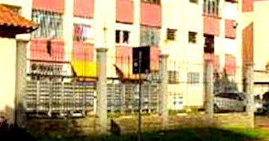 Apartamento padrão com 2 quartos, 1 banheiro, 54,64m² privativos, ocupado
