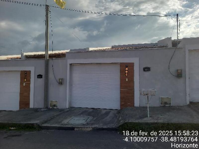 Casa com 1 quarto, 1 vaga e 74,01m² construída, desocupada