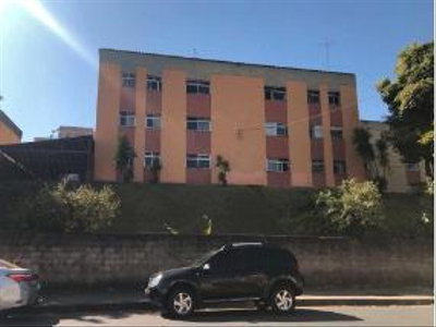 Apartamento com 2 vagas, 84m², ideal para investimento