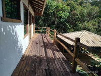 Casa com 4 quartos e casa de caseiro em terreno de 2.828,70 m²