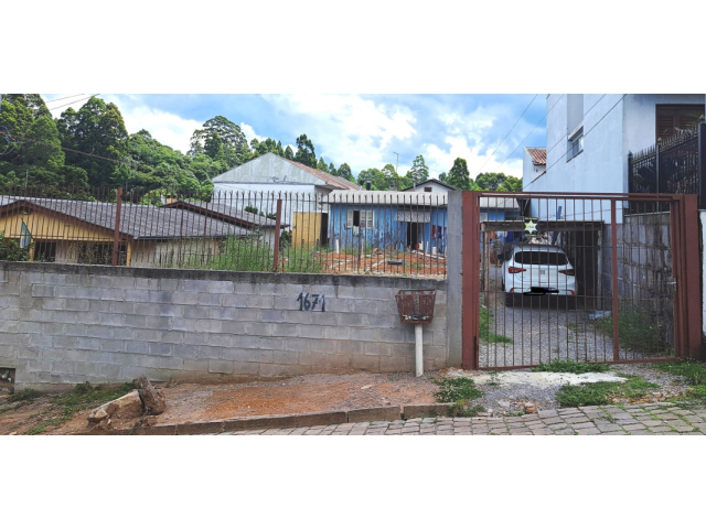 Casa de Madeira 90m² em Terreno 360m² - Bairro Distrito Industrial