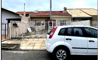 Casa aconchegante com 2 quartos e área privativa em Curitiba