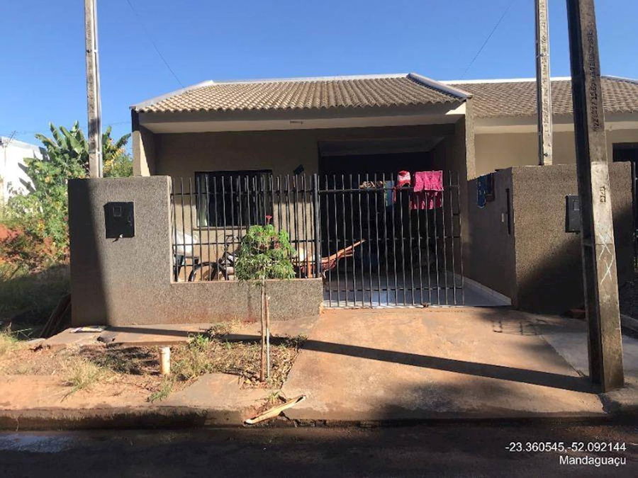 Casa Padrão com 1 Vaga de Garagem em Mandaguaçu