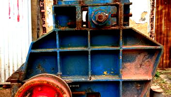 Britador de Mandíbula Robusto Luporini