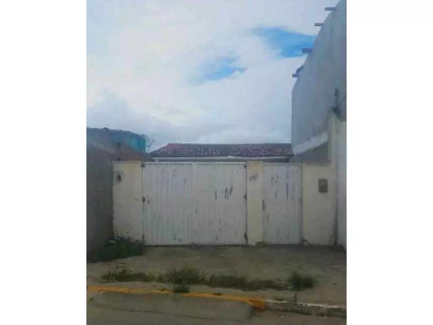 Casa em Leilão com 70m² Construída em Arcoverde/PE