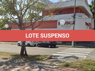 Loja com 3 salas e 3 banheiros desocupada em Campos dos Goytacazes/RJ