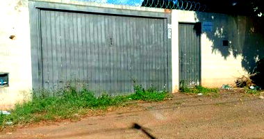 Casa padrão com 3 quartos, 1 banheiro, 78.95m² construída, ocupada