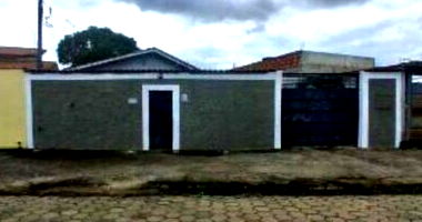 Casa com 4 quartos, 1 banheiro, 69.55m² construída, ocupada