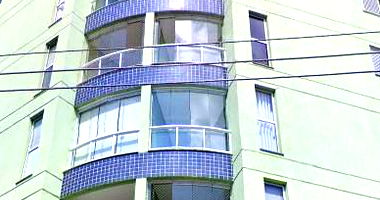 Apartamento no Edifício Di Espanha com 3 Vagas e Área Total de 208,90 m²