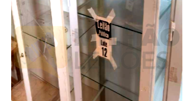 6 Armários / Vitrine em ótimo estado