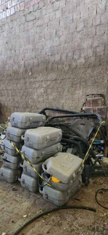 Cilindros de Oxigênio e Materiais Diversos