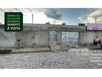 Casa com 37m² construídos, Ocupada