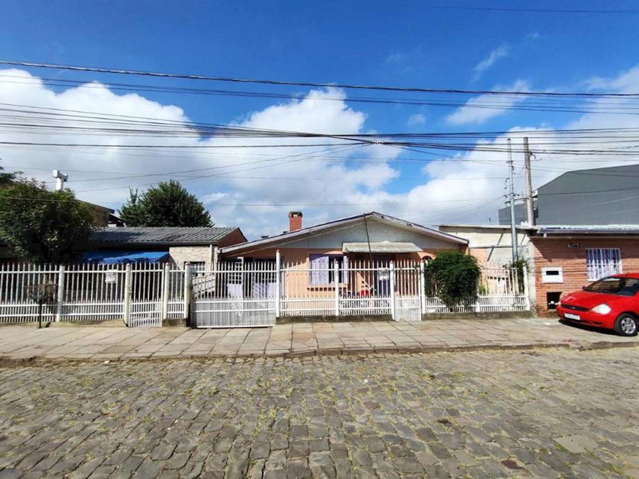 Casa com 2 Quartos e 4 Banheiros em Caxias do Sul/RS